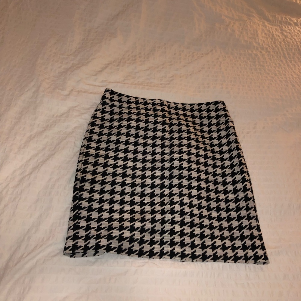 Ann Taylor Houndstooth Skirt